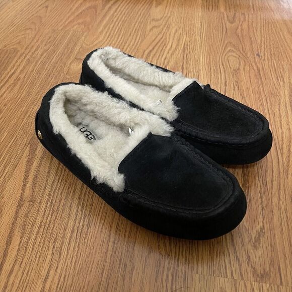 UGG Ansley black sherpa lined slip on loafers women size US 5 - Picture 1 of 7